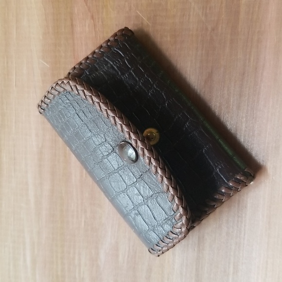 Vintage Genuine Leather Key Holder - Picture 1 of 3
